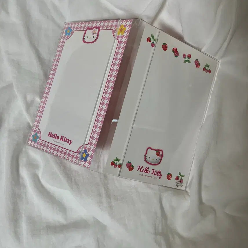 [BUNJANG] Hello Kitty Stationery Postcard Acrylic Frame / 헬로 키티 문방구 엽서 포스트 카드 아크릴 액자 카오 하나 딸기