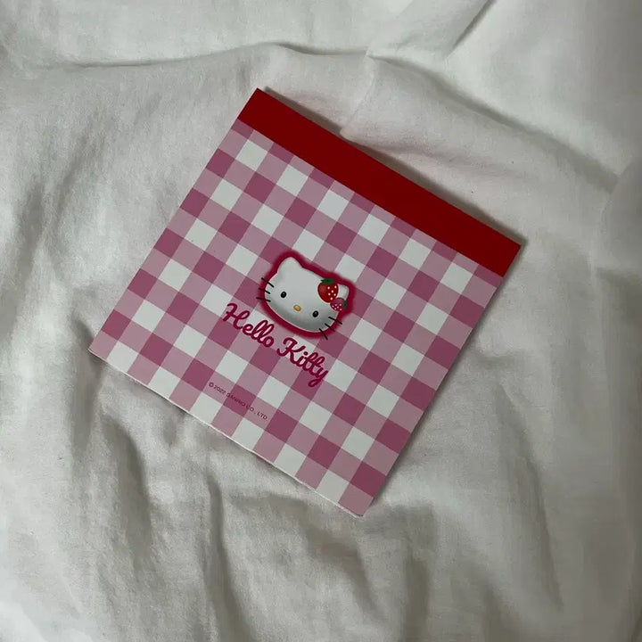 [BUNJANG] Hello Kitty Strawberry Mochi Memo Pad / 헬로 키티 문방구 딸기 떡 메모지
