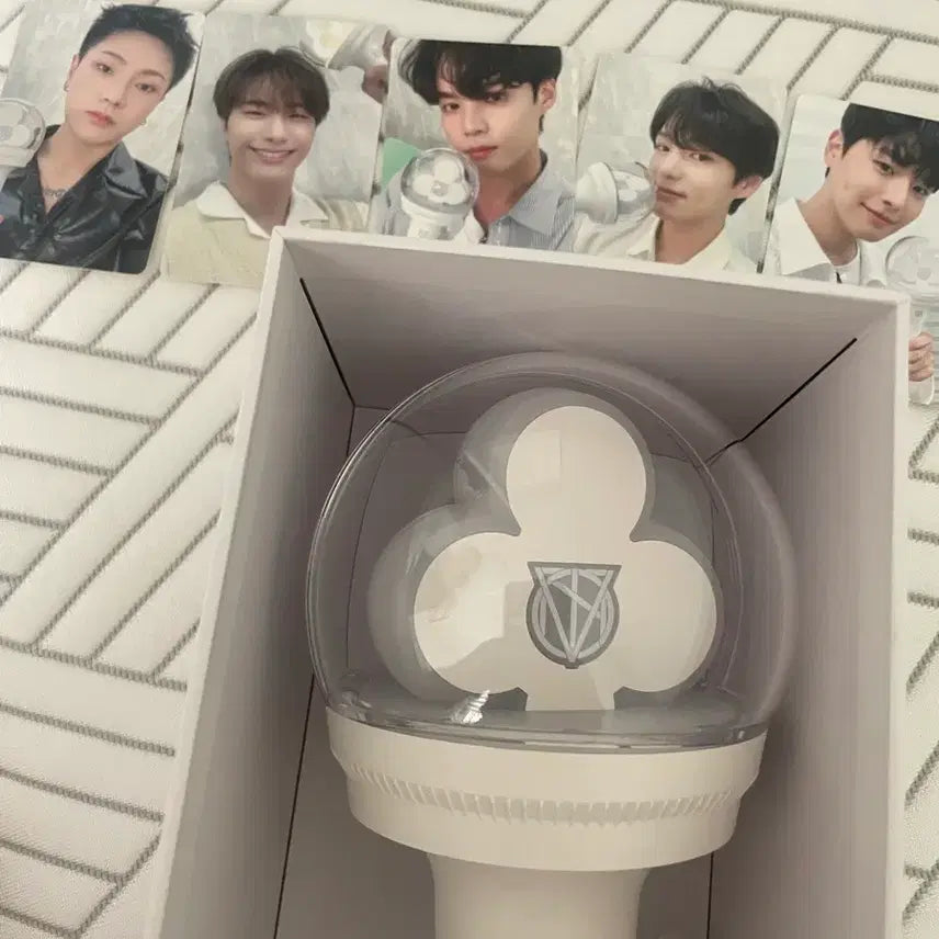 [BUNJANG] VICTON Lightstick + Photocard / 빅톤 응원봉 + 포토카드 팔아용