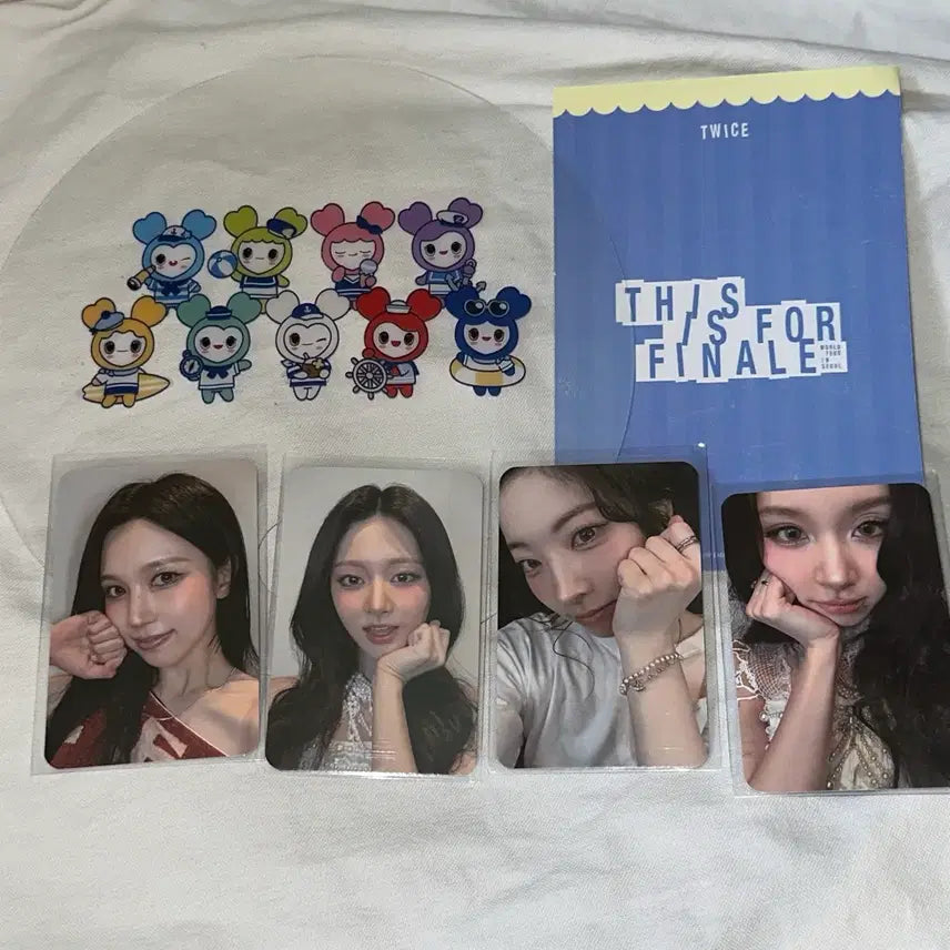 [BUNJANG] Twice Popup Bundle Set Photocard, Fan, Stamp Set / (일괄/현장O) 트와이스 팝업 4만원 포카+부채+스탬프판