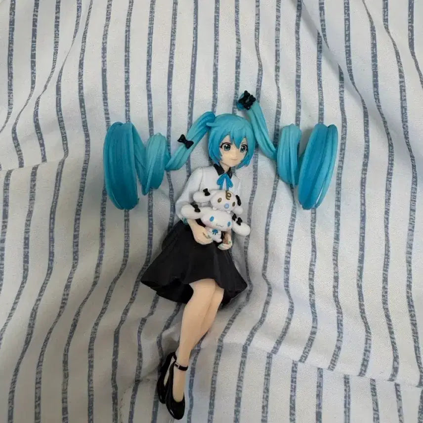 [BUNJANG] Hatsune Miku x Cinnamoroll Noodle Stopper Figure / 미쿠 시나모롤 피규어 누들스토퍼