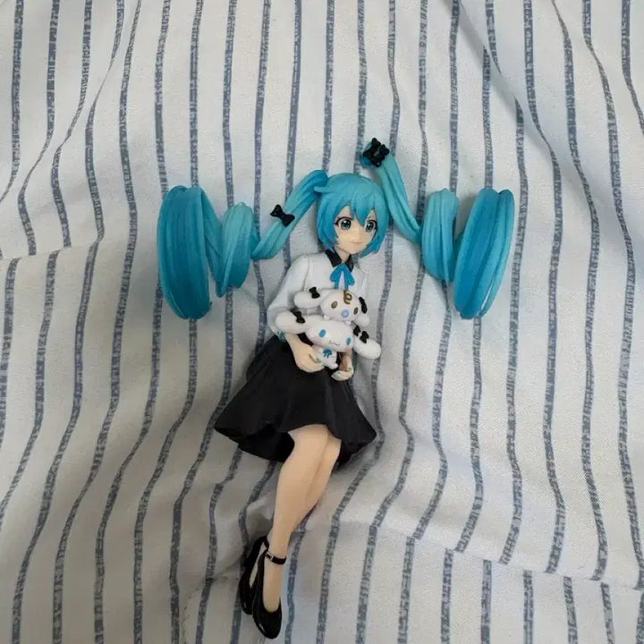 [BUNJANG] Hatsune Miku x Cinnamoroll Noodle Stopper Figure / 미쿠 시나모롤 피규어 누들스토퍼