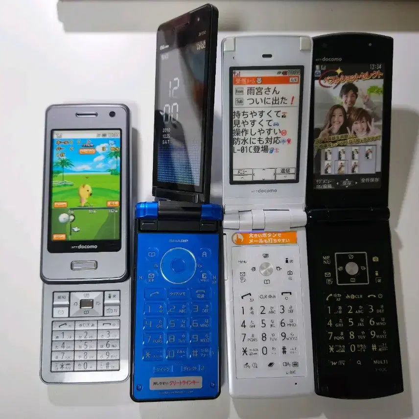 [BUNJANG] Vintage Cell Phone Mockups (Docomo, Sharp, etc.) / 빈티지 휴대폰 목업폰 (docomo, sharp 외)