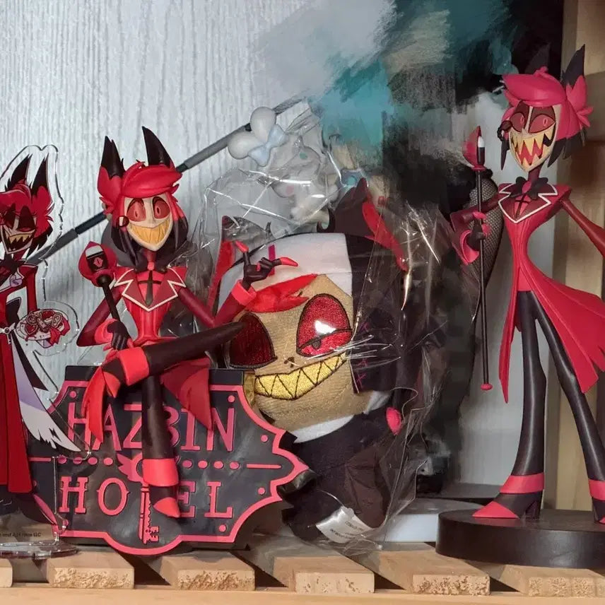 [BUNJANG] Alastor Figure &amp; Goods Bundle Set / 급처) 알래스터 피규어+굿즈 일괄 판매