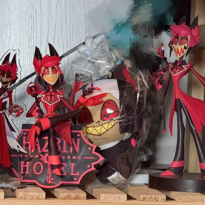 [BUNJANG] Alastor Figure &amp; Goods Bundle Set / 급처) 알래스터 피규어+굿즈 일괄 판매