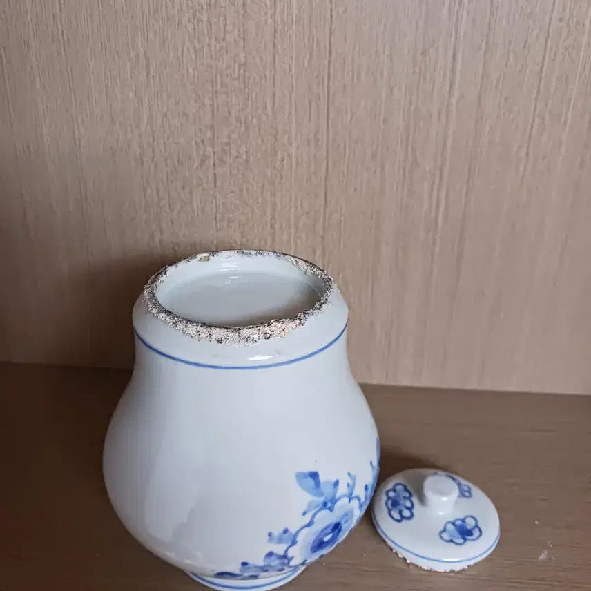 [BUNJANG] Blue and White Porcelain Peony Decorated Ceramic Vase / 청화백자 모란문 도자기