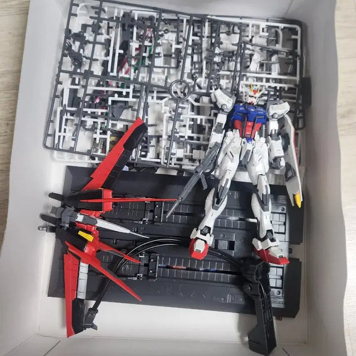 [BUNJANG] Bandai MG Aile Strike Gundam Model Kit / 반다이 MG  에일 스트라이크 건담