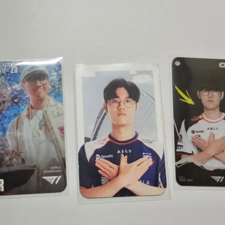 [BUNJANG] T1 Oner MSI Photocard &amp; Magnet Bundle Set / msi 티원 오너 포카 + 오너 자석 일괄판매