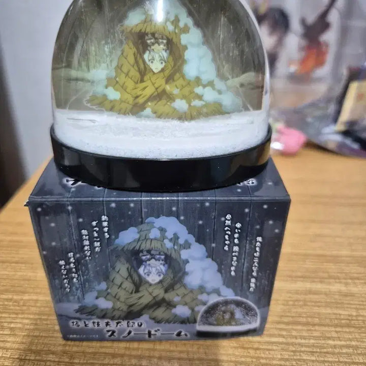 [BUNJANG] Demon Slayer Gyutaro Dakimakura (Ume) Snow Globe / 귀멸의 칼날 규타로 다키(우메) 스노우돔