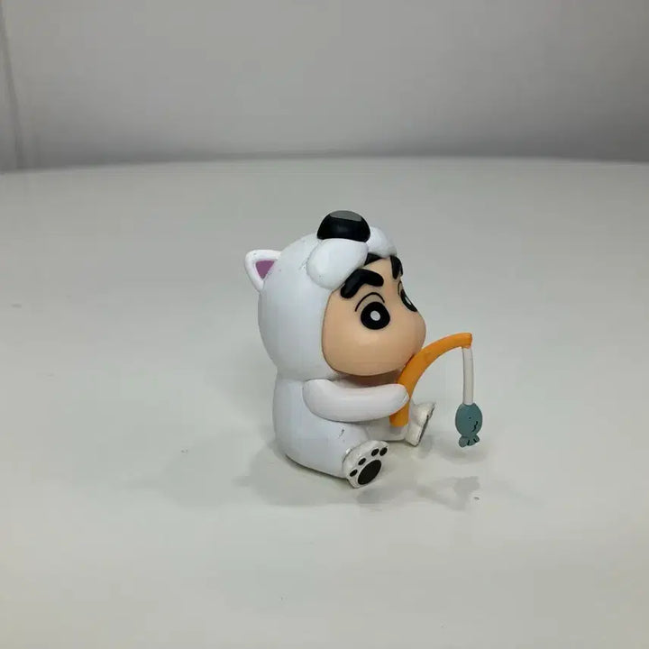 [BUNJANG] Crayon Shin-chan Shiroe Fishing Gacha Figure / 짱구 피규어 흰둥이 옷 낚시 가챠
