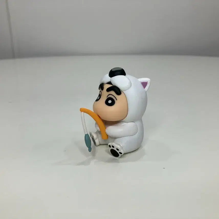 [BUNJANG] Crayon Shin-chan Shiroe Fishing Gacha Figure / 짱구 피규어 흰둥이 옷 낚시 가챠