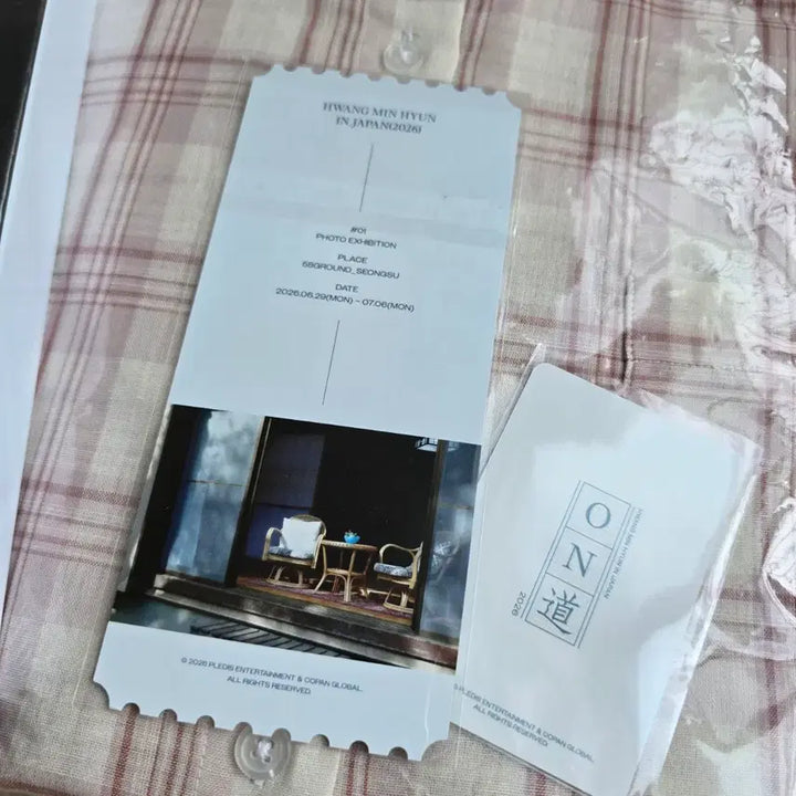 [BUNJANG] Hwang Minhyun Temperature Exhibition Checkered Shirt, Photobook, Ticket, Special Photocard Bundle (Sealed) / 황민현 사진전 온도 체크셔츠 포토북 입장티켓 금액특전포카 일괄 미개봉