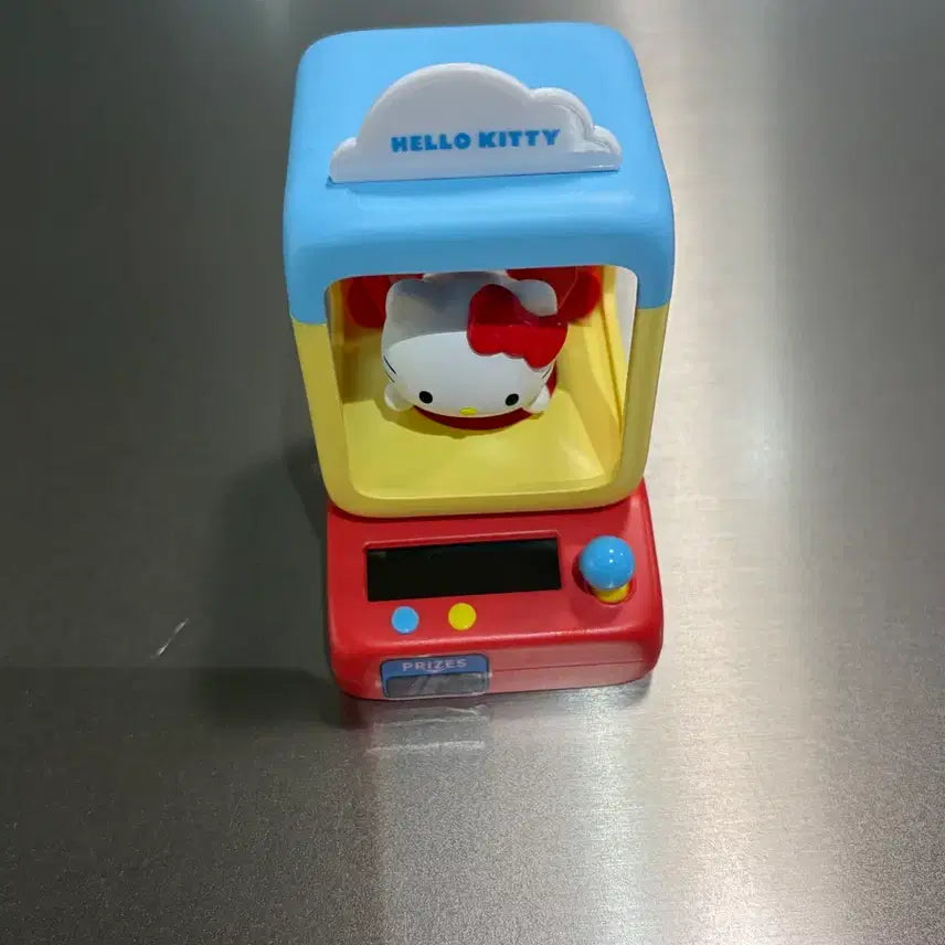 [BUNJANG] Sanrio Hello Kitty Claw Machine Figure / 산리오 헬로키티 인형뽑기 피규어