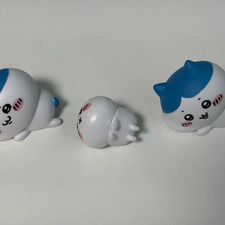 [BUNJANG] Chiikawa Hachiwara Figure &amp; Charging Cable Gacha Set / 치이카와 하치와레 피규어 충전케이블 가챠