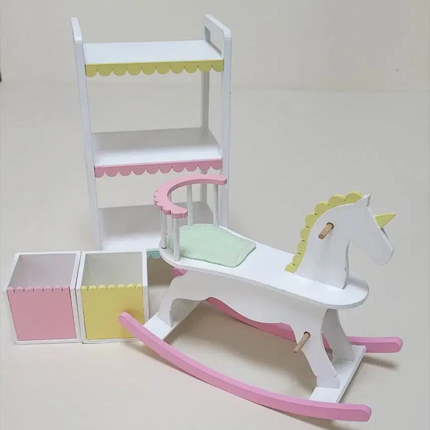 [BUNJANG] Yugidoll Horse Set and Display Cabinet / 육일돌 목마세트 팝니다