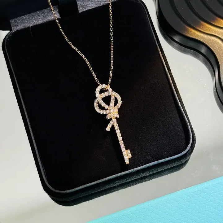 [BUNJANG] Tiffany &amp; Co. Kids Series Key Pendant Necklace with Diamonds / 티파니 앤 코 키즈 시리즈 키 펜던트 다이아몬드 여성 목걸이