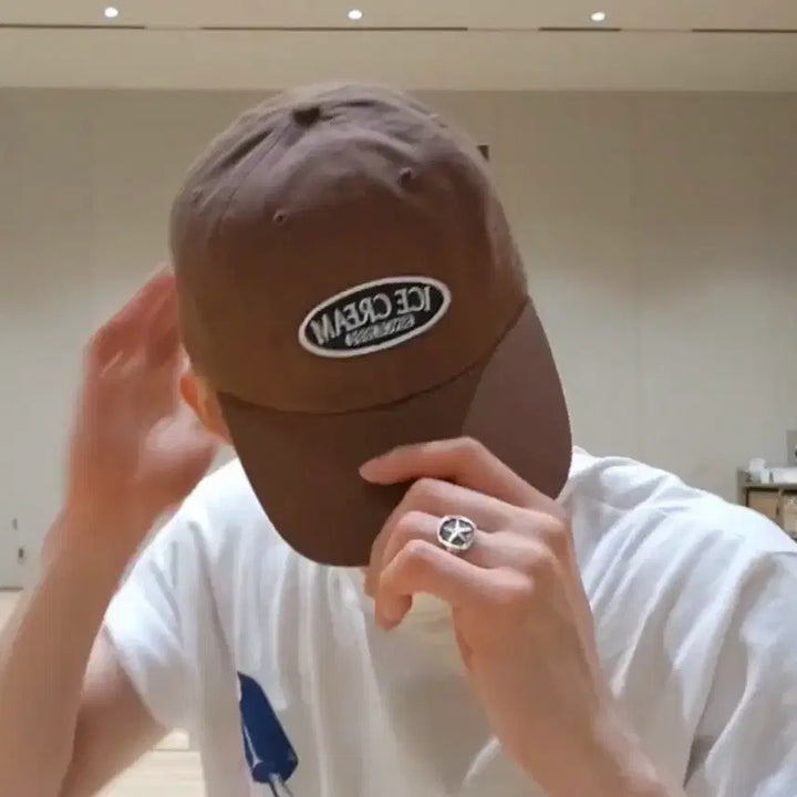 [BUNJANG] TXT Yeonjun No Labels Part 02 Ice Cream Ball Cap (US Exclusive) / (새상품) 연준 아이스크림 미국한정판 볼캡