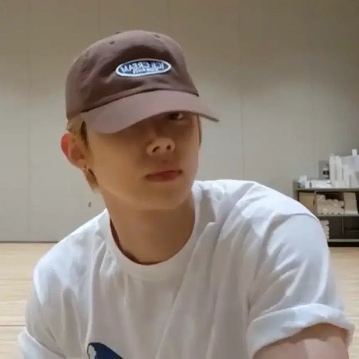 [BUNJANG] TXT Yeonjun No Labels Part 02 Ice Cream Ball Cap (US Exclusive) / (새상품) 연준 아이스크림 미국한정판 볼캡