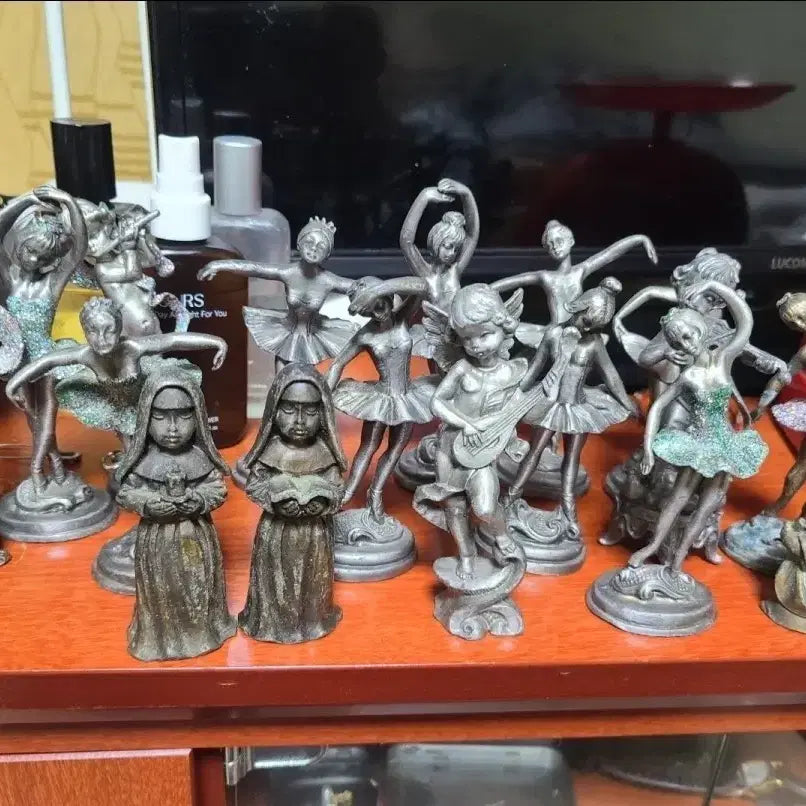 [BUNJANG] 18-Piece Tin Figurines / 주석인형 18개^^