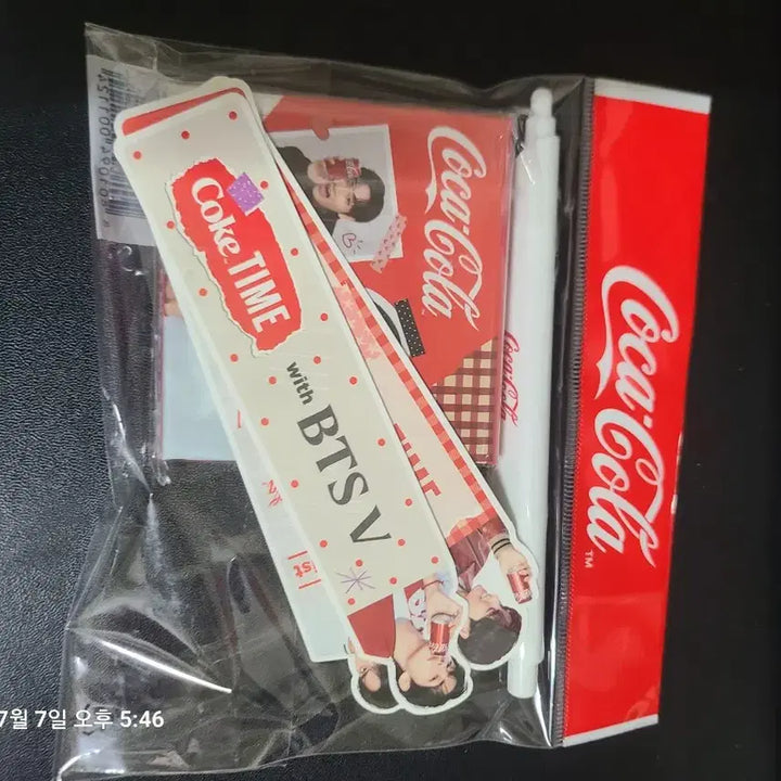 [BUNJANG] Coca-Cola x BTS V Stationery Set / 코카콜라 BTS V 문구세트