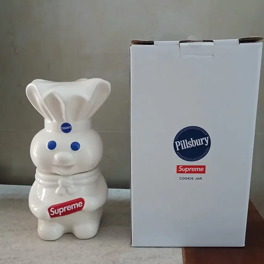 [BUNJANG] Supreme Doughboy Cookie Varsity Jacket White 22FW / 슈프림 도우보이 쿠키 자 화이트 22FW