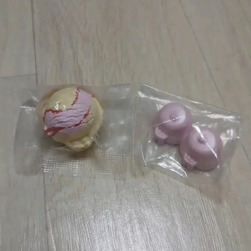 [BUNJANG] Bandai Ichiban Kuji Strawberry Ice Cream Dessert Gacha Figures / 반다이 언제오려나 마치보우케 딸기 아이스크림의 경우 디저트 가챠 피규어