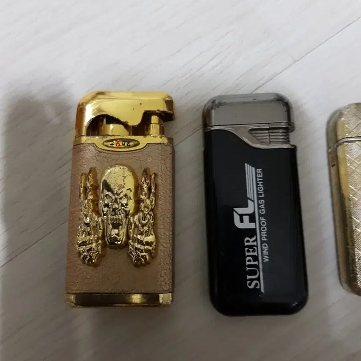 [BUNJANG] 3-Piece Lighter Set with Vintage Designs / 라이터 3종 세트
