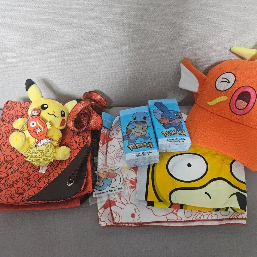 [BUNJANG] Pokemon Run Gold Medal Pikachu &amp; Magikarp Goods Set / 포켓몬런 금메달 피카츄 잉어킹 굿즈