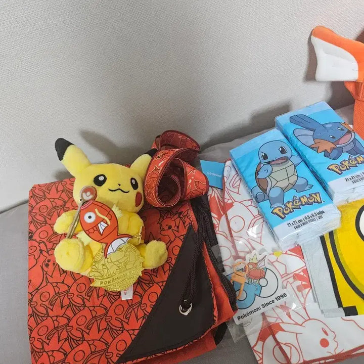 [BUNJANG] Pokemon Run Gold Medal Pikachu &amp; Magikarp Goods Set / 포켓몬런 금메달 피카츄 잉어킹 굿즈