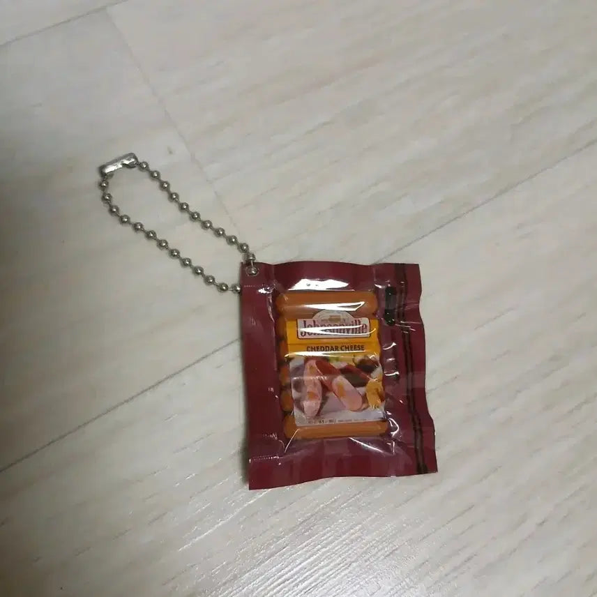 [BUNJANG] Johnsonville Cheddar Cheese Flavor Gacha Miniature Keychain / 일본 가챠 존슨빌 소시지 식품 미니어쳐 키링