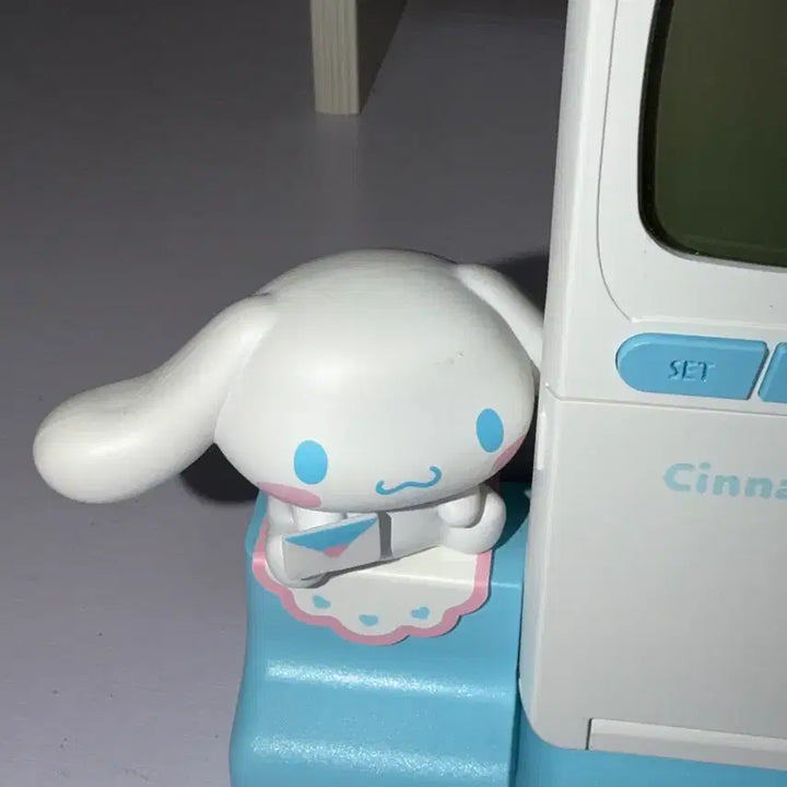 [BUNJANG] Sanrio Cinnamoroll Telephone-Shaped Desk Clock Mood Light Goods / 산리오 시나모롤 전화기 모양 탁상시계 무드등 굿즈