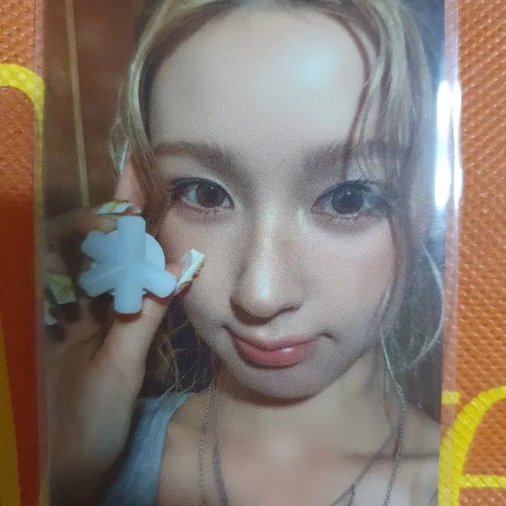 [BUNJANG]  (G)I-DLE Miyeon Gimme Dat Love Official Music Show Photocard / 아이들 미연 Gimme Dat Love 공방포카