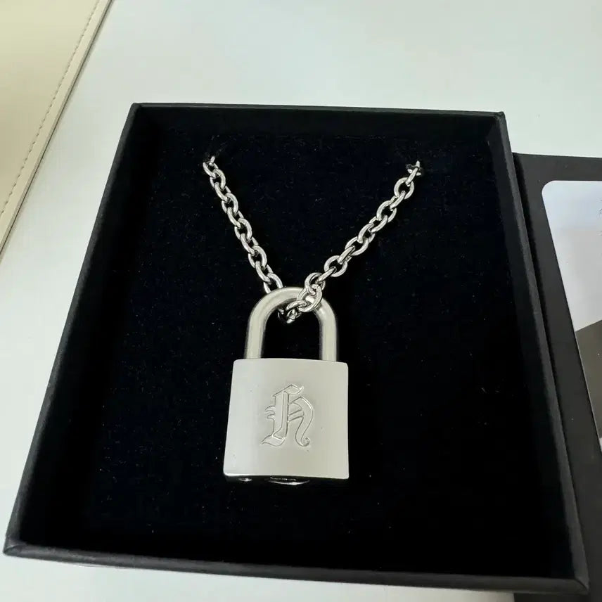[BUNJANG] Hyunjin Necklace / 현진목걸이