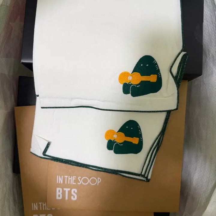 [BUNJANG] BTS In The Soop Handkerchief / BTS IN THE SOOP 굿즈 손수건 (개당)