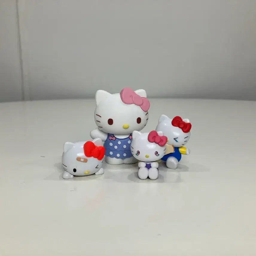 [BUNJANG] Sanrio Hello Kitty Figure 4-Type Bundle Set / 산리오 키티 피규어 4종 일괄