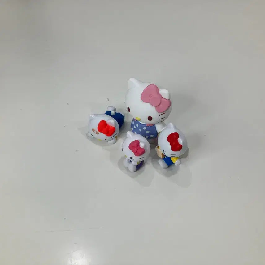 [BUNJANG] Sanrio Hello Kitty Figure 4-Type Bundle Set / 산리오 키티 피규어 4종 일괄