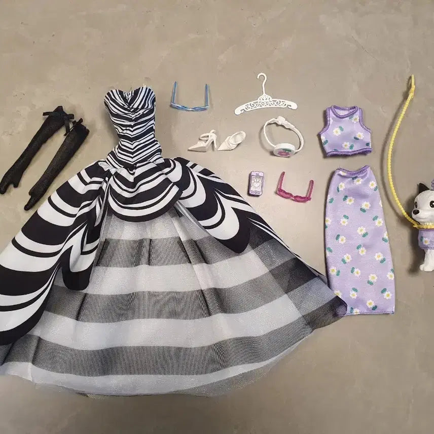 [BUNJANG] Collector Barbie Doll Outfit and Accessories Bundle Set / 콜렉터 바비인형 의상 소품 일괄