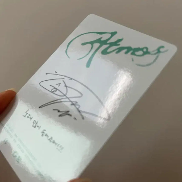 [BUNJANG] SHINee Onew Atmos Smini Photocard / 애트모스 온유 슴미니 포카 샤이니 atmos