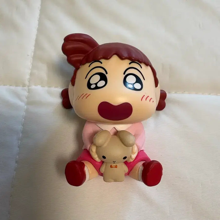 [BUNJANG] Crayon Shin-chan Hug Me Kyukot Gu-Cha Figure Yuri / 짱구는못말려 안아줘 규콧토 가챠 피규어 유리