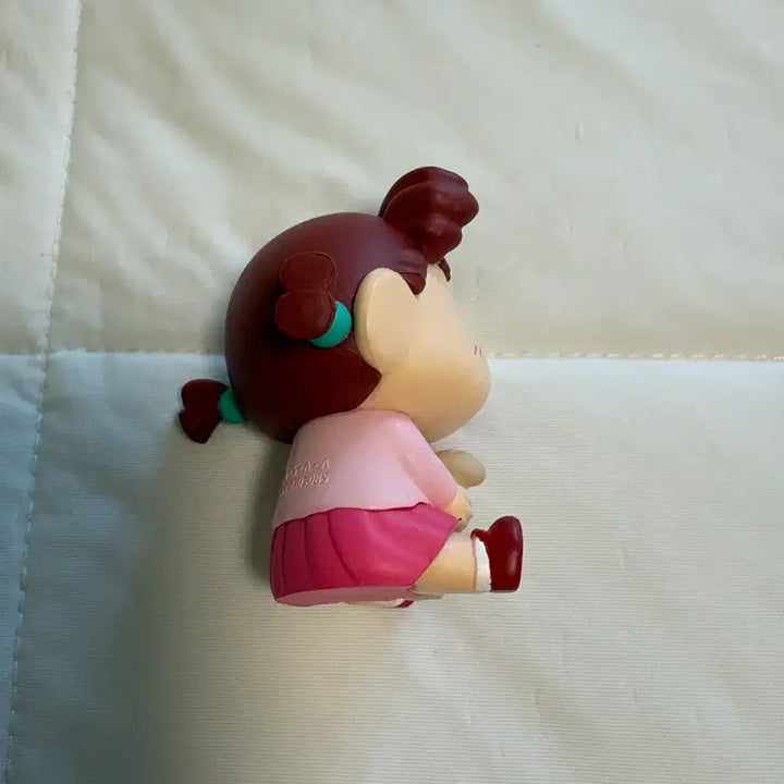 [BUNJANG] Crayon Shin-chan Hug Me Kyukot Gu-Cha Figure Yuri / 짱구는못말려 안아줘 규콧토 가챠 피규어 유리