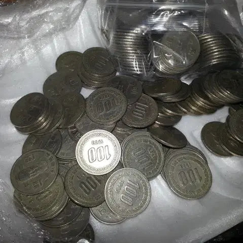[BUNJANG] 1973 100 Won Coin Bundle (30 pcs) / 100원 동전 30개 1973년 중고