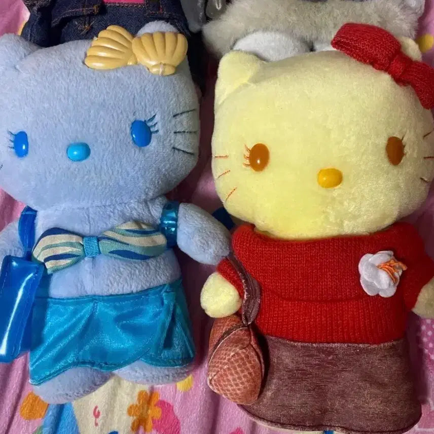 [BUNJANG] Japanese Happy Meal Classic Kitty Dolls - Spring, Summer, Autumn, Winter Bundle / 일본 해피밀 춘하추동 고전키티 인형 일괄