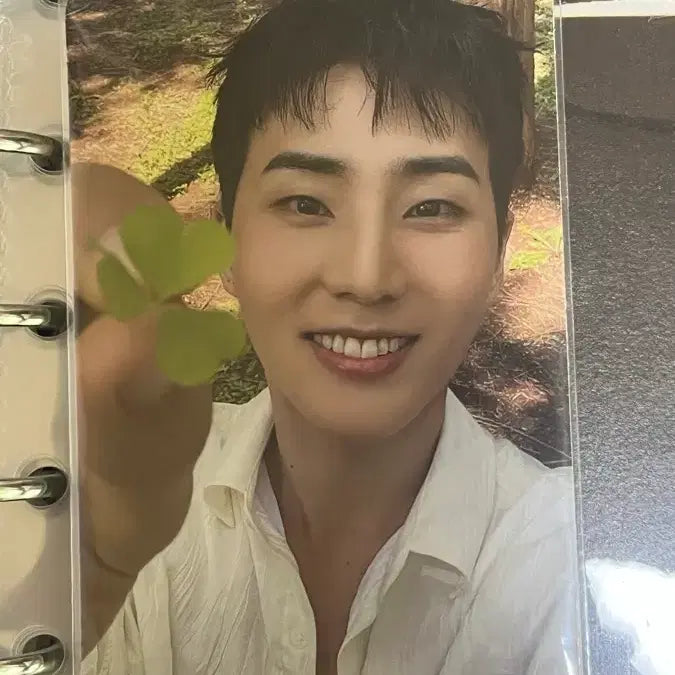 [BUNJANG] Young K LUCKY DRAW Photocard (Minor Damage) / 영케이 레윗노 세잎포카 (하자o)