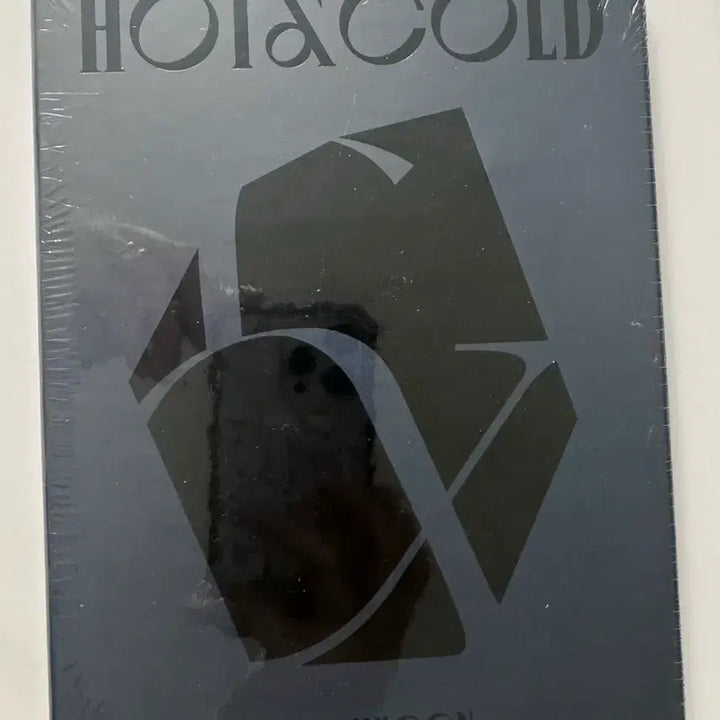 [BUNJANG] Park Ji Hoon Mini 5th Album HOT&amp;COLD Darkness Ver. Sealed / 박지훈 미니 5집 HOT&amp;COLD Darkness Ver. 미개봉