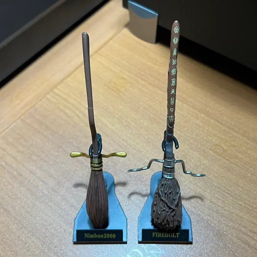 [BUNJANG] Harry Potter Quidditch Broom Miniature Set (3 Types) / 해리포터 하비 빗자루 퀴디치 미니어처 3종 (가챠/캡슐토이)