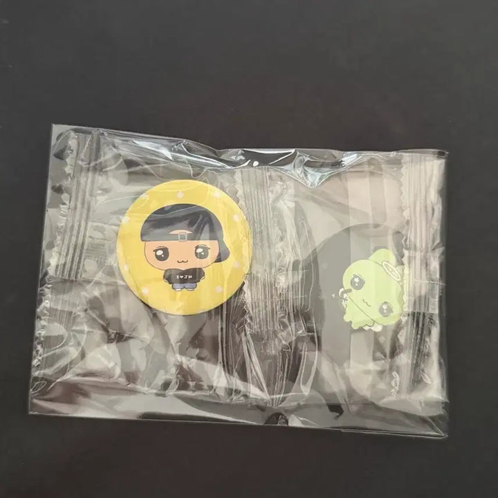 [BUNJANG] WOOZI (SEVENTEEN) Hat &amp; Pin Badge Set / 윙또&amp;왹윙&amp;지훈모자