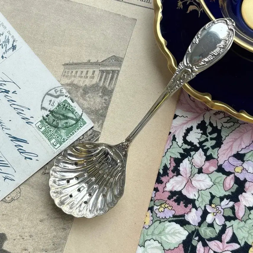 [BUNJANG] M.L &amp; Co. Silverplate Tea Strainer / 영국 앤틱 M.L &amp; Co 실버플레이트 티스트레이너