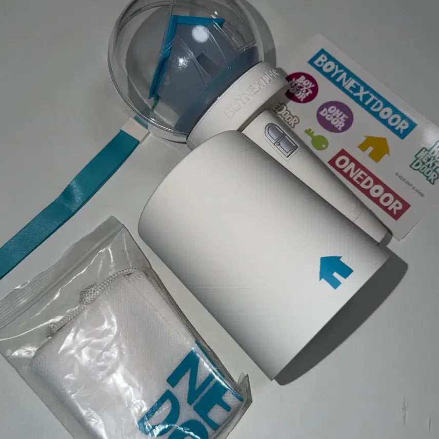 [BUNJANG] BOYNEXTDOOR Cheer Stick with Unhak Photocard / 보이넥스트도어 보넥도 응원봉 양도