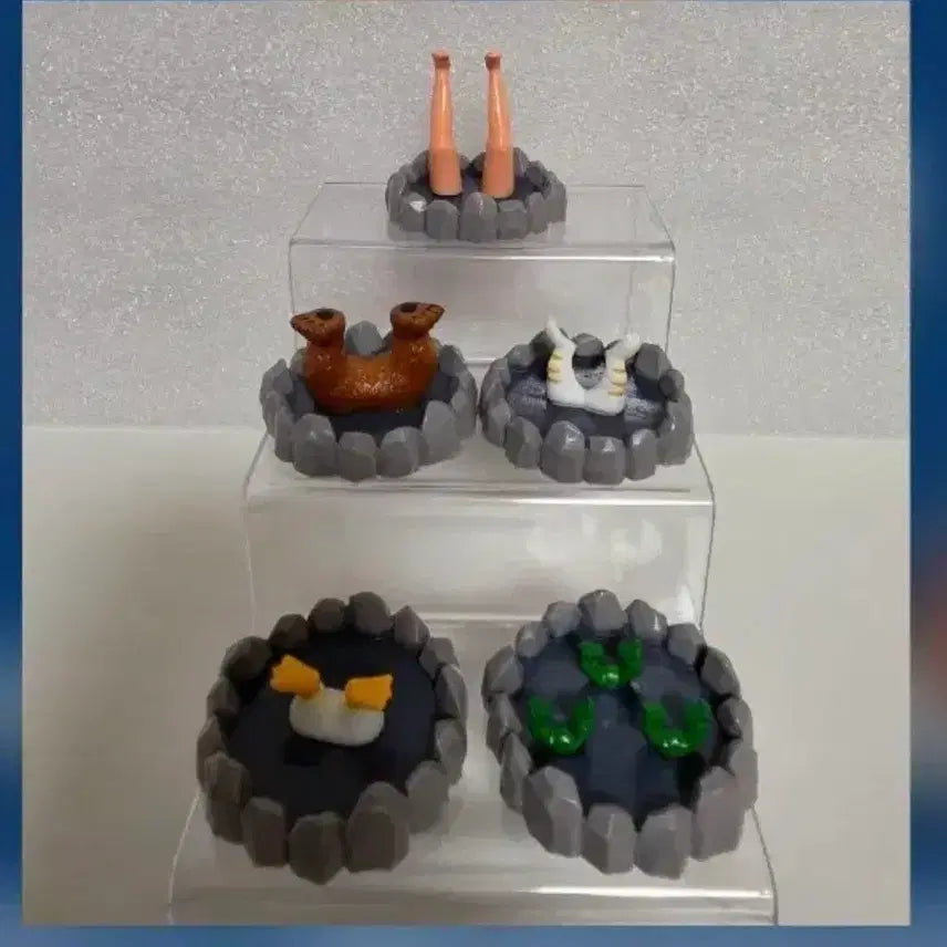 [BUNJANG] Water Bridge Gacha Figure Set (Person, Penguin) / (2개)물속다리 가챠 피규어 2종 일괄 사람,펭귄(새상품)