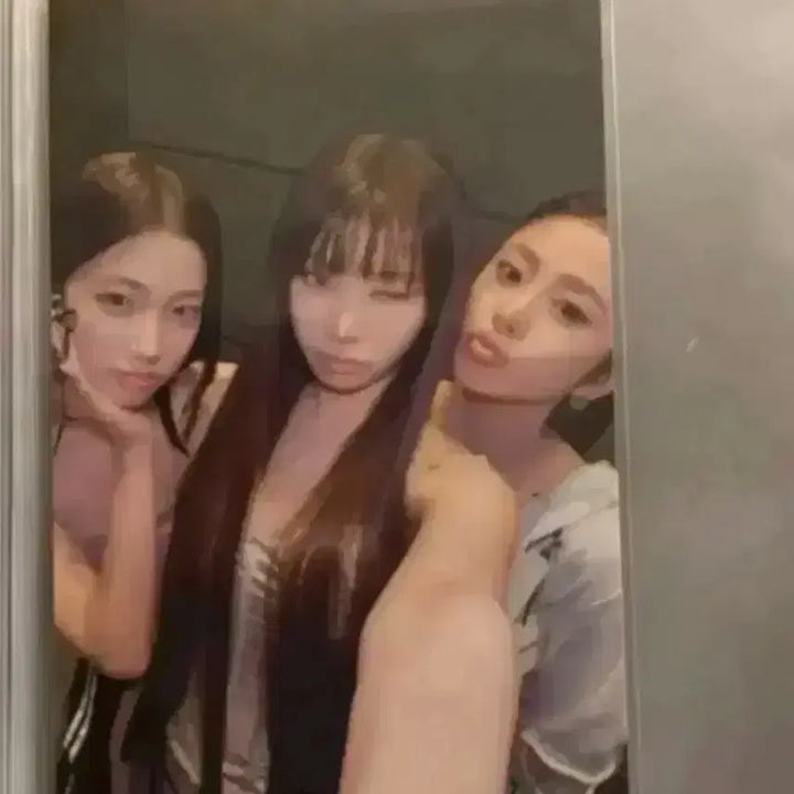 [BUNJANG] Le Sserafim Weverse POB Photocard / 르세라핌 위버스 특전 포카 260523